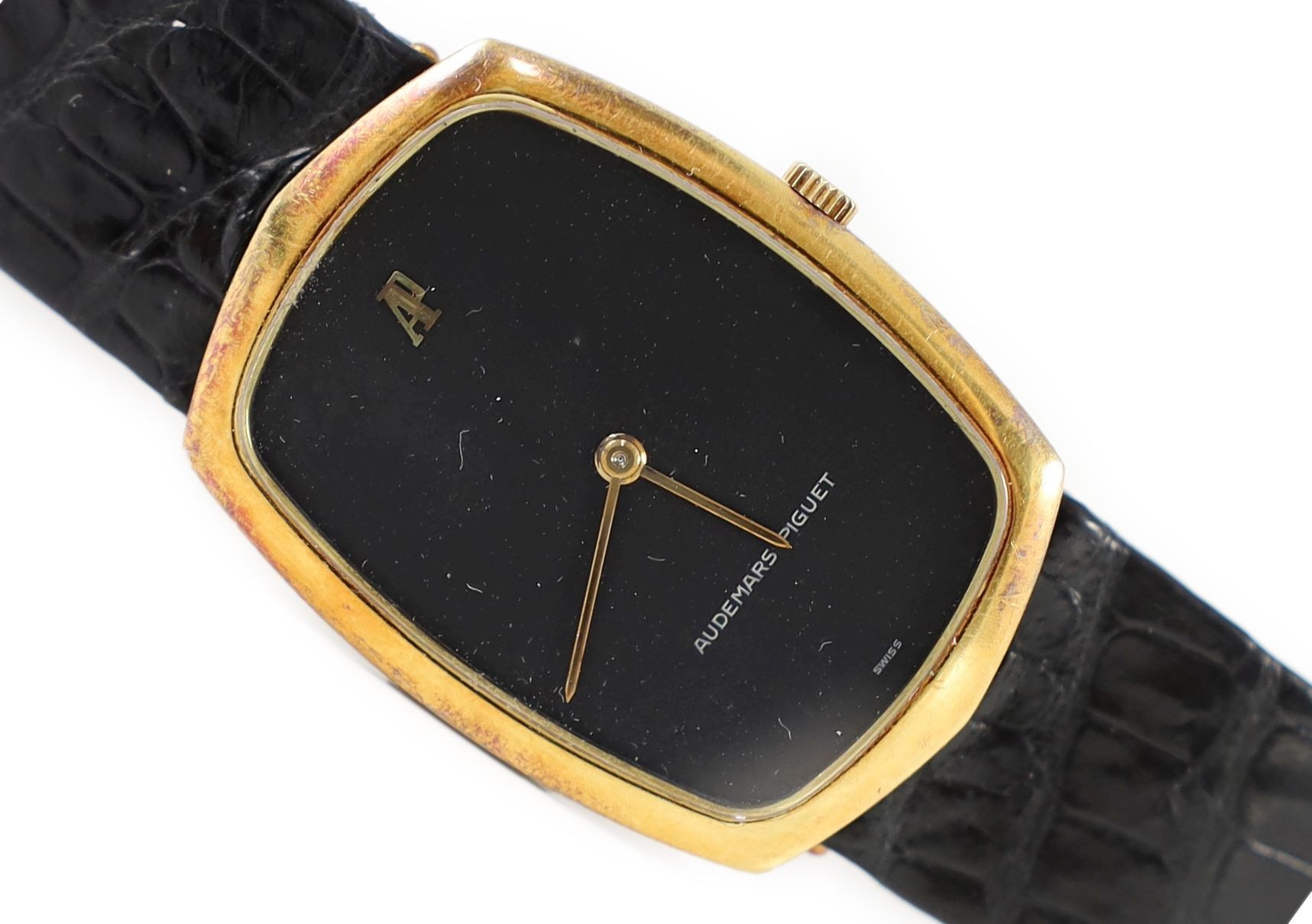 A gentleman's 18ct gold Audemars Piguet manual wind dress wrist watch